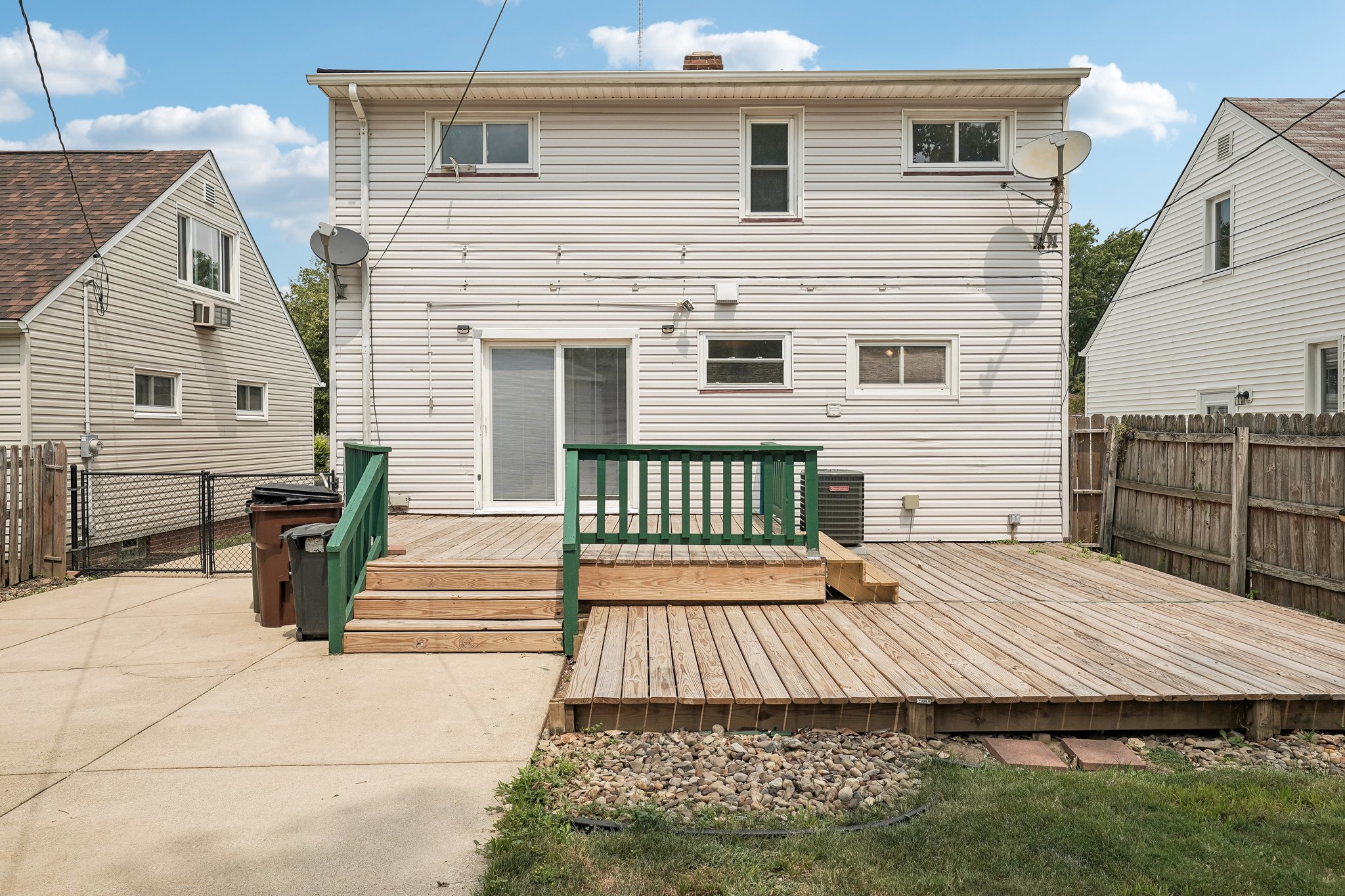 Center Dr-S2807-039.jpg
