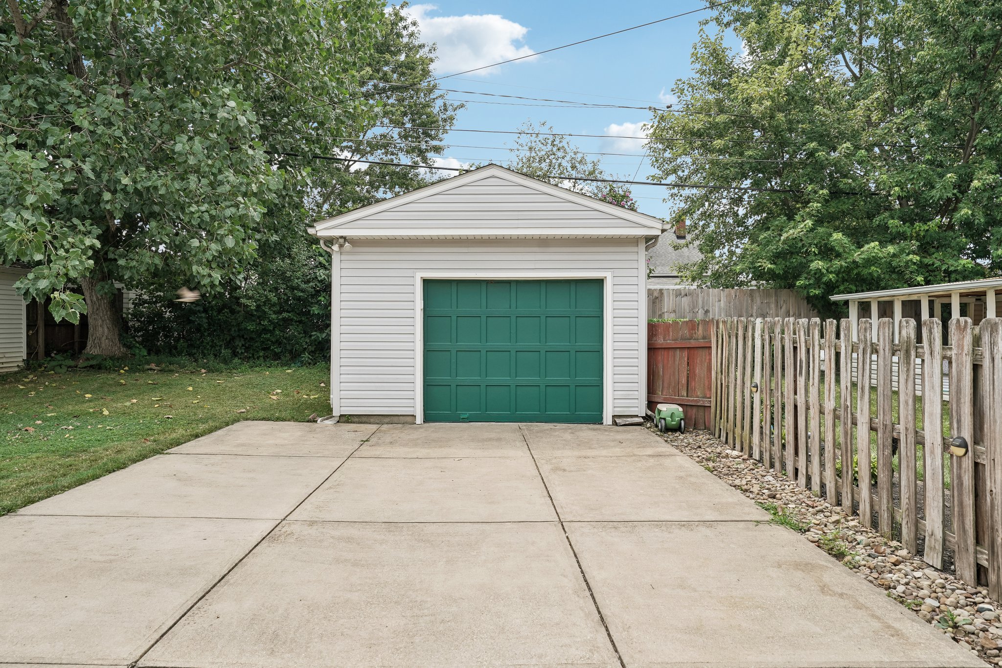 Center Dr-S2807-044.jpg