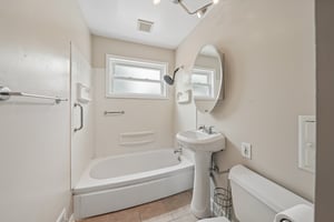 Center Dr-S2807-019.jpg