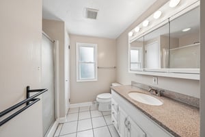 Center Dr-S2807-030.jpg