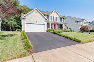  2711 McKenzie Ln, Fredericksburg, VA 22408, US Photo 2