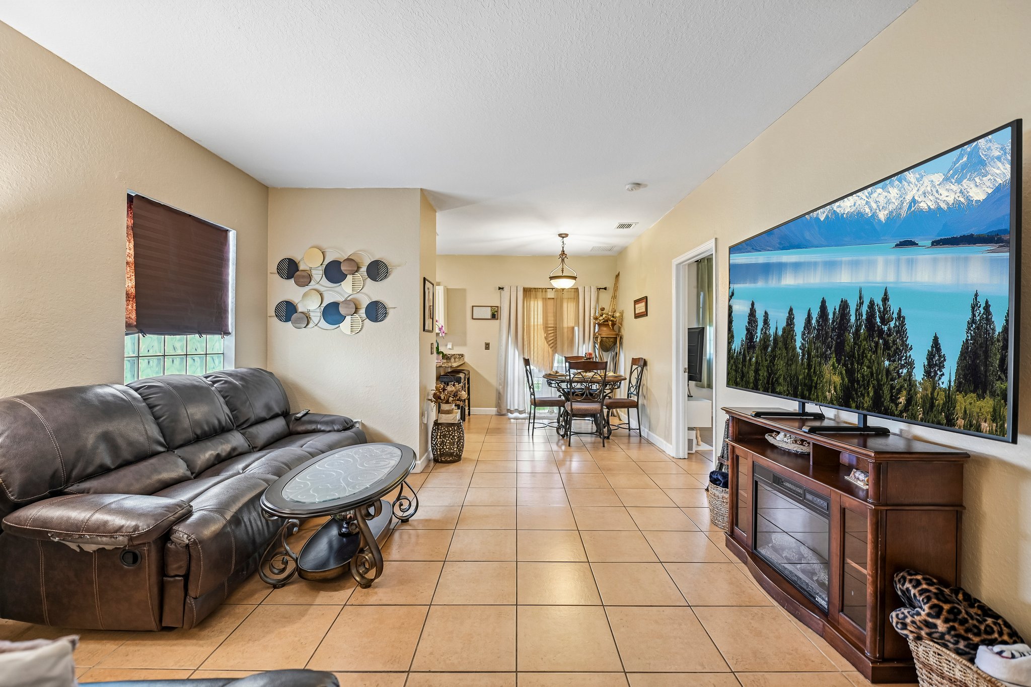 NE 4th St unit 101-S1710-002.jpg