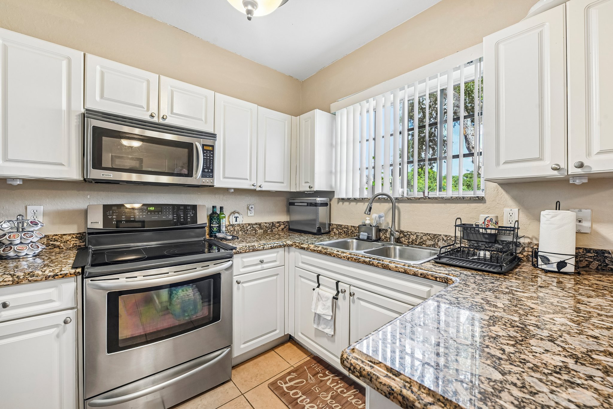 NE 4th St unit 101-S1710-009.jpg