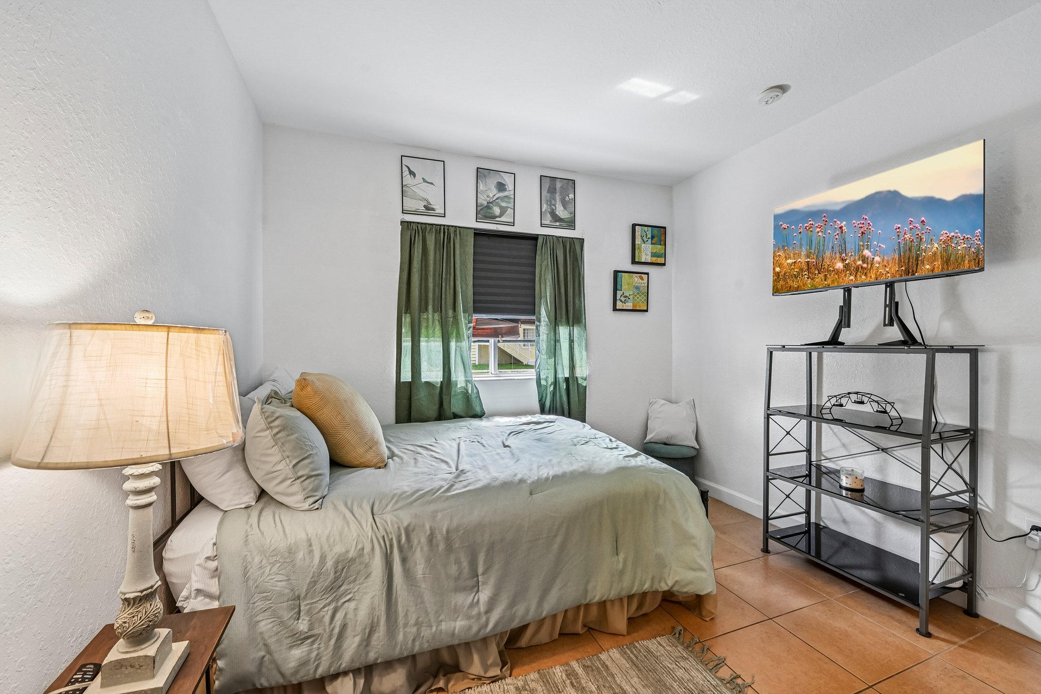 NE 4th St unit 101-S1710-020.jpg