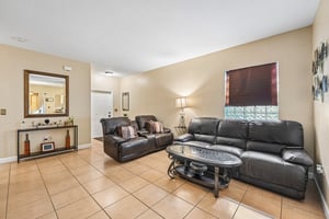 NE 4th St unit 101-S1710-003.jpg