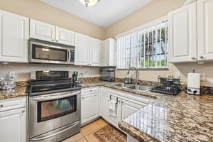 NE 4th St unit 101-S1710-009.jpg
