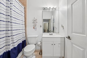NE 4th St unit 101-S1710-017.jpg
