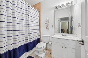 NE 4th St unit 101-S1710-018.jpg