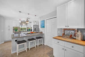 Breakfast Bar 1 of 2