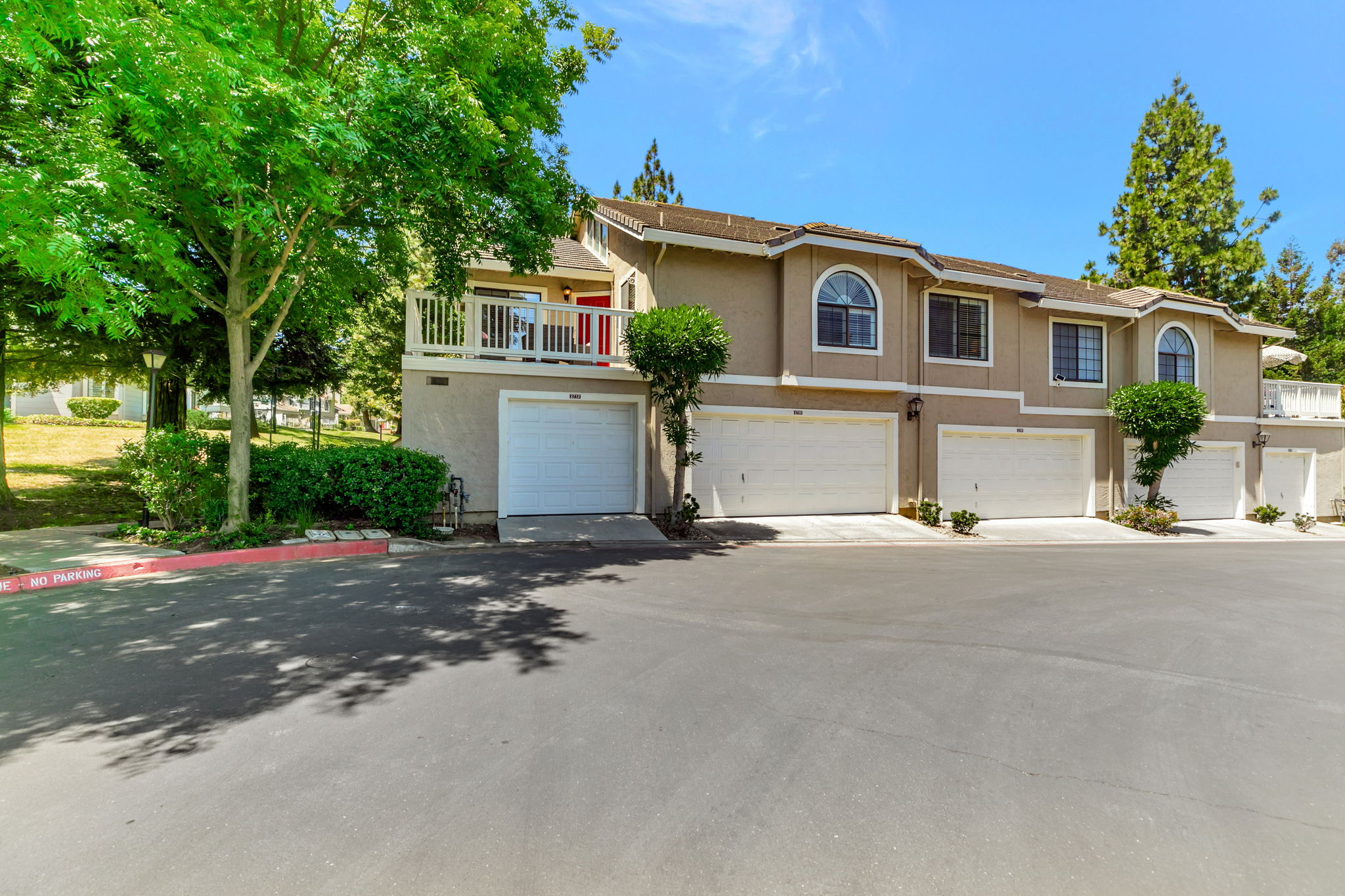 047_ 2712 Buena View_