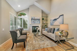 011_ 2712 Buena View_