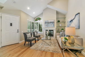012_ 2712 Buena View_