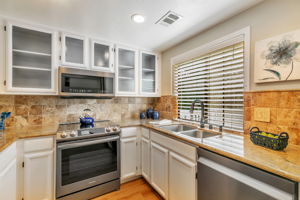 017_ 2712 Buena View_