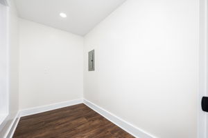  Photo 36