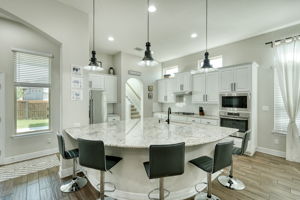 Kitchen/Breakfast Bar