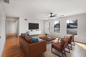 71e96d30-113c-42e9-a60c-3bf570eab3da_6Y8A8156 virtually staged.jpeg