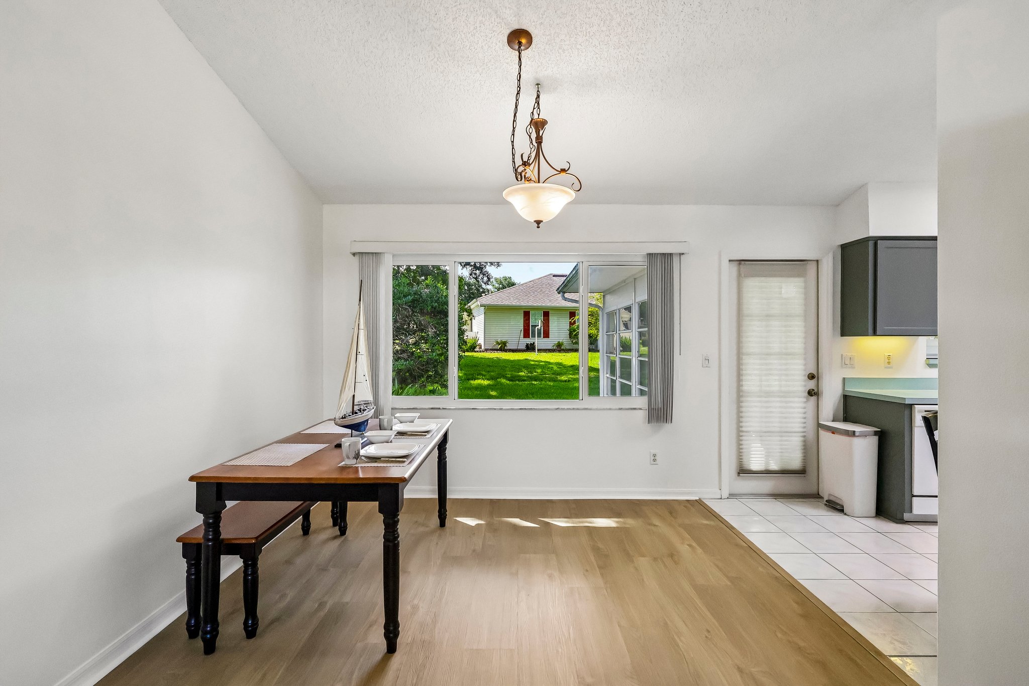 Racquet Cir-S0707-011.jpg