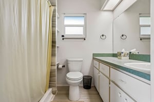 Racquet Cir-S0707-027.jpg