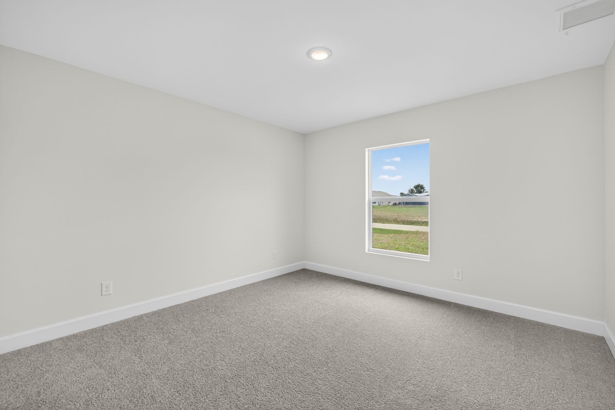 Guest Bedroom 2 - 2