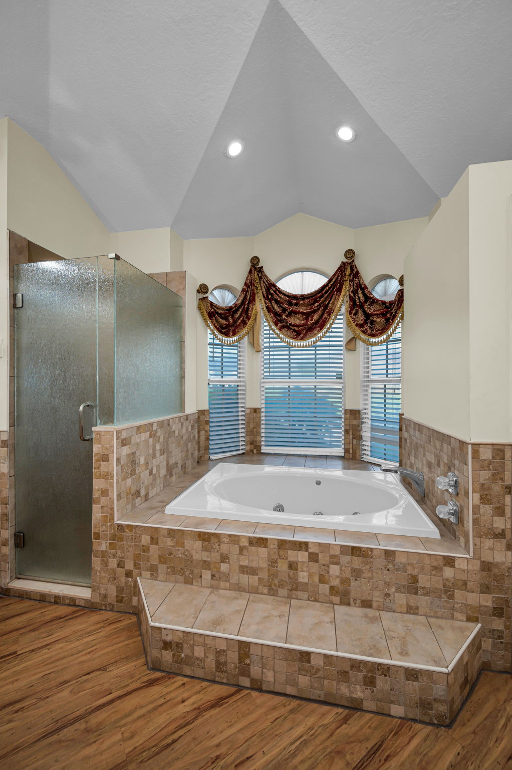 Primary Bathroom1c