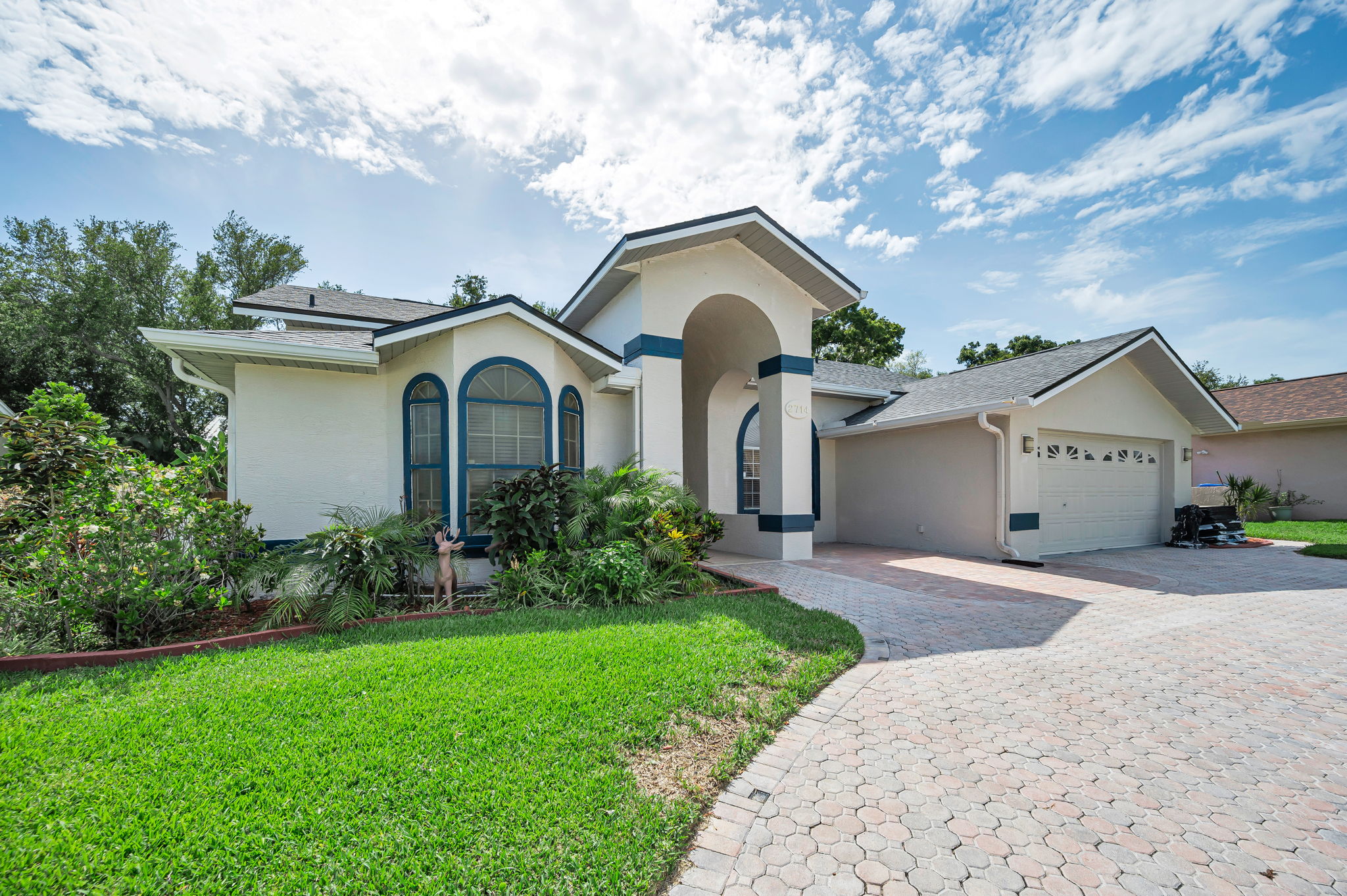 Front Exterior4