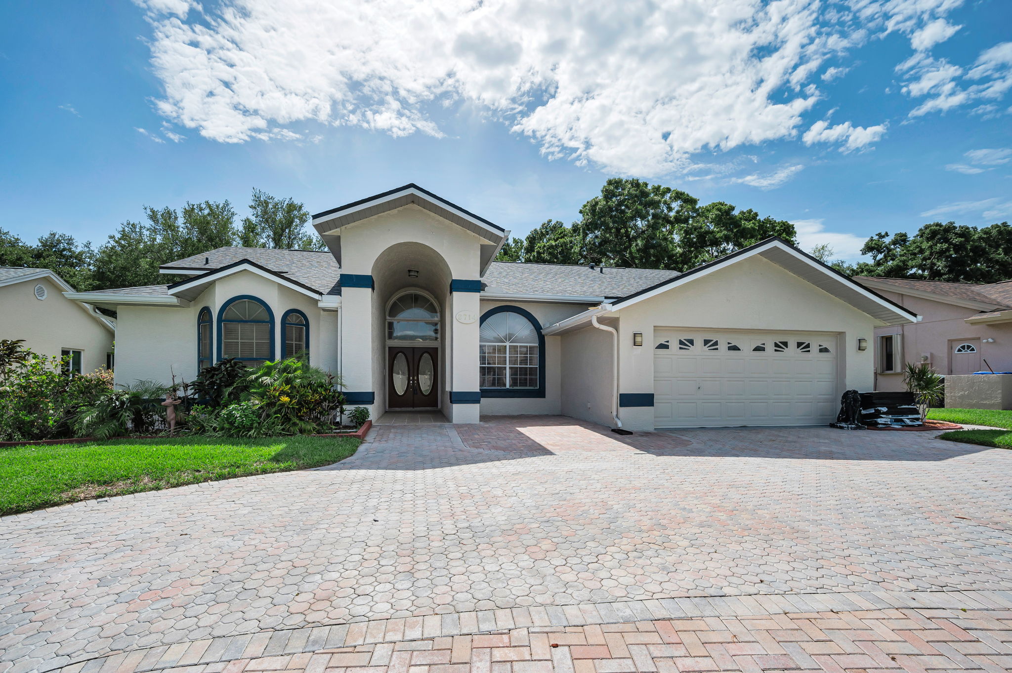 Front Exterior5