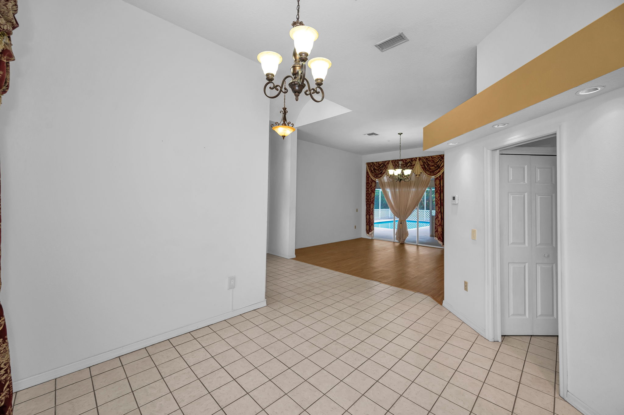 Dining Room3