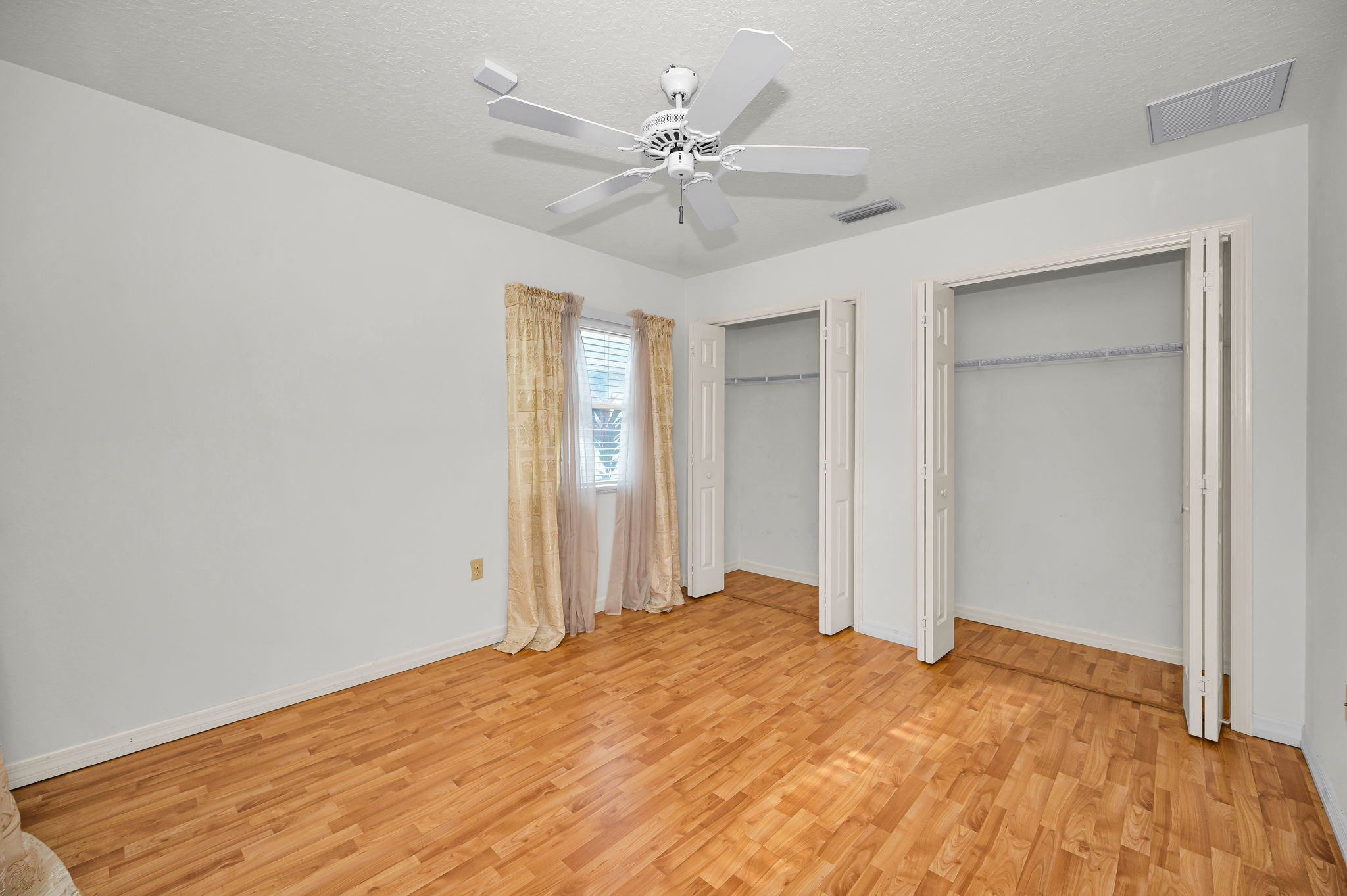 Bedroom4