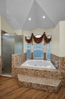 Primary Bathroom1c