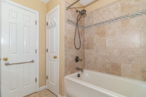 Full Bath 2