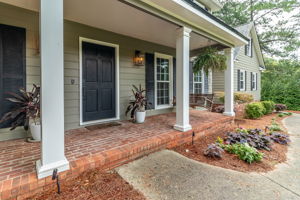 Front Porch/Entrance