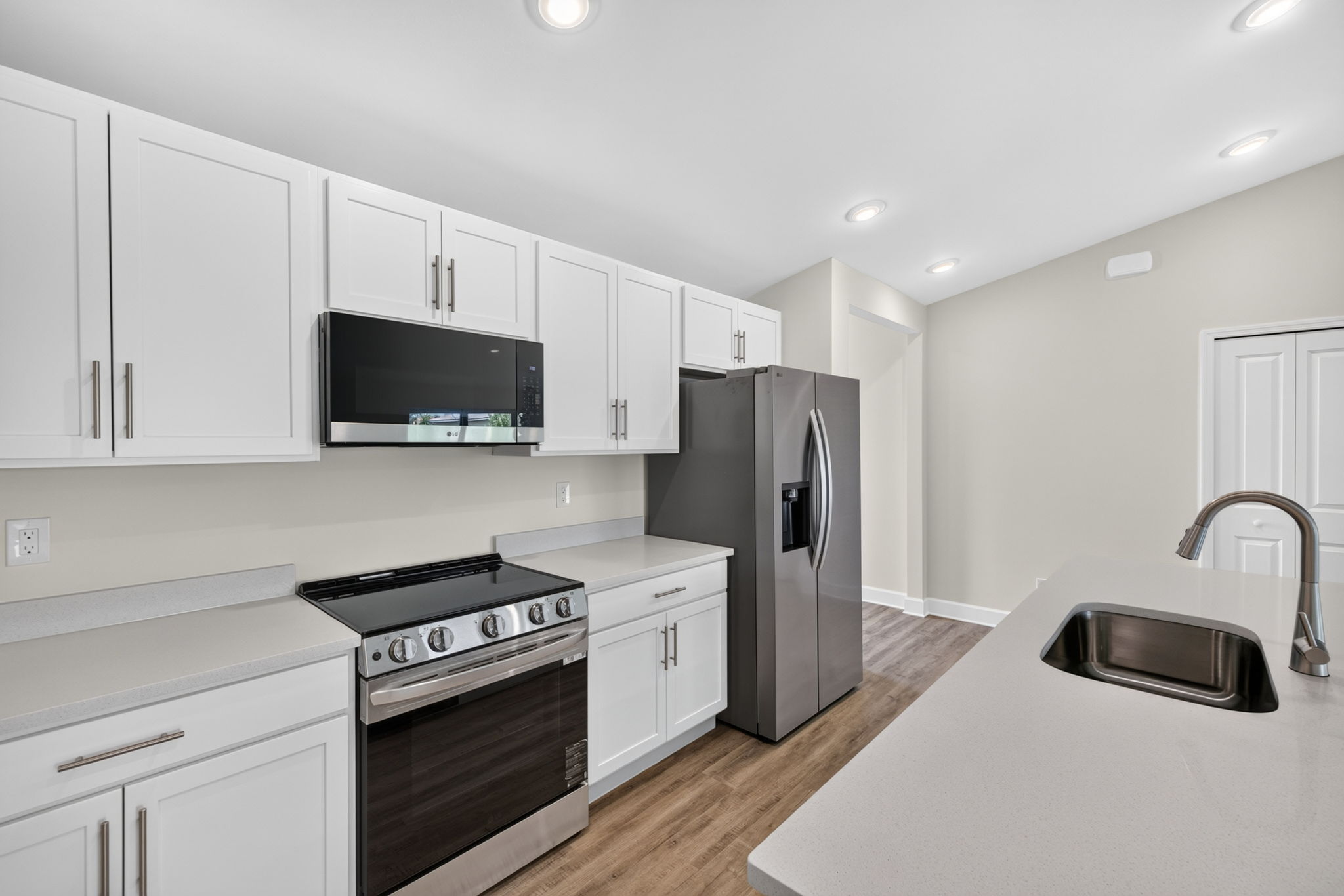 Kitchen 2 of 4