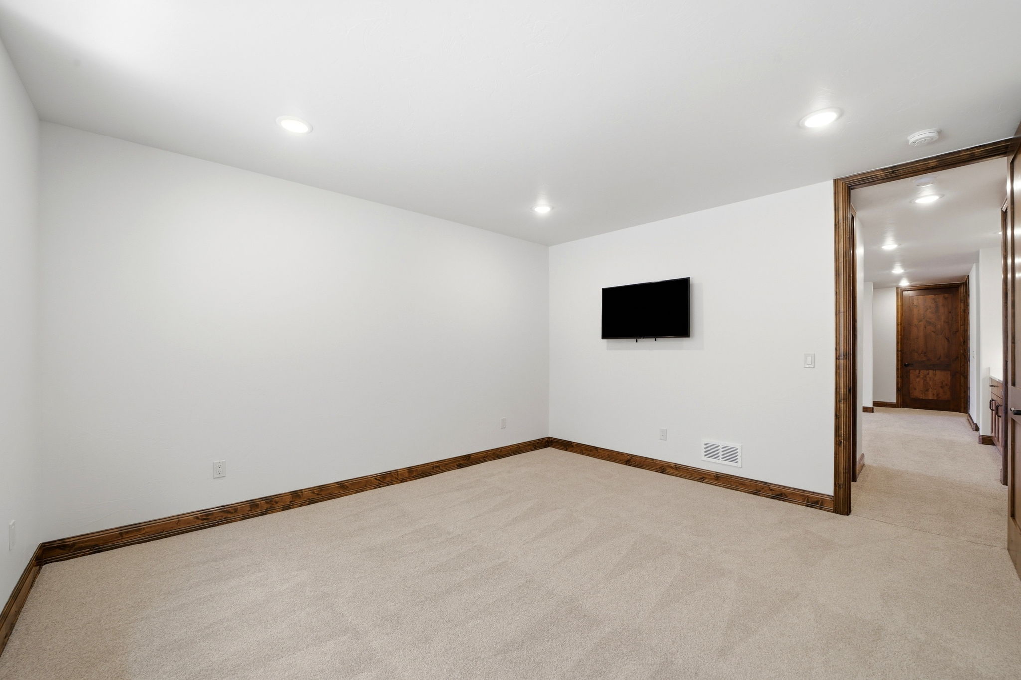 LG1R2269