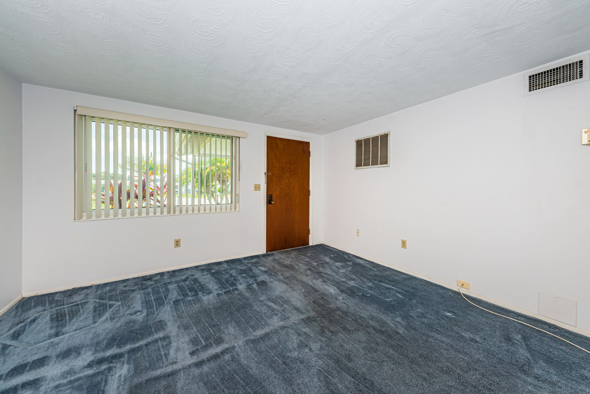 Living Room1-4