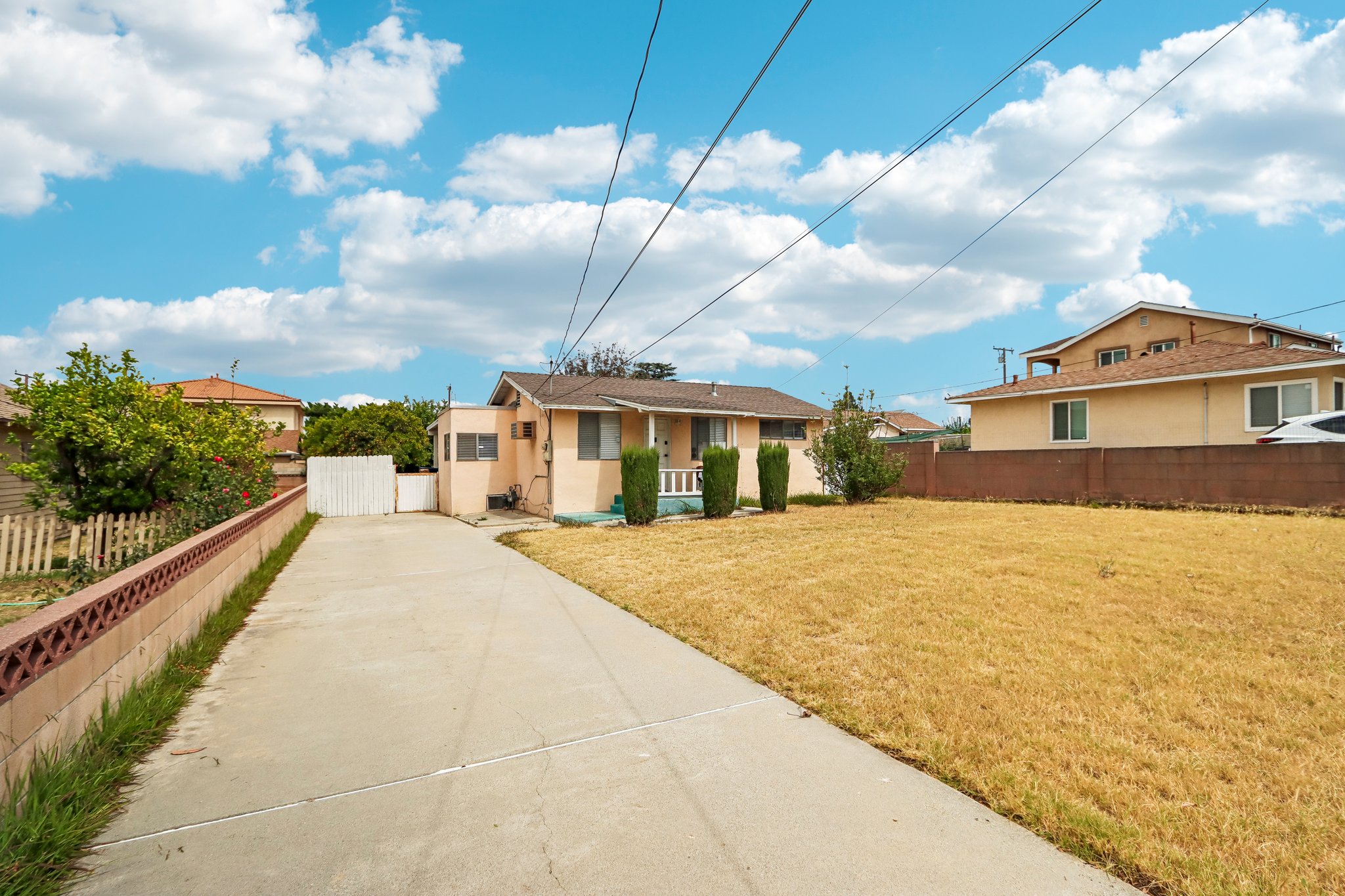 Lindy Ave-S3006-002.jpg