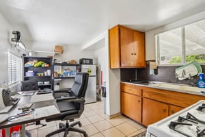 Lindy Ave-S3006-004.jpg