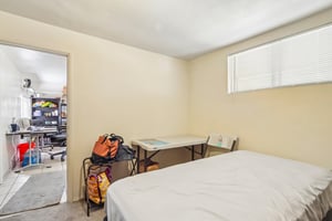 Lindy Ave-S3006-009.jpg