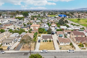 Lindy Ave-S3006-014.jpg