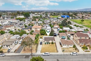 Lindy Ave-S3006-015.jpg