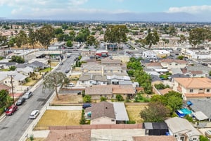 Lindy Ave-S3006-019.jpg