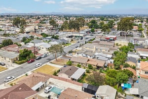 Lindy Ave-S3006-020.jpg