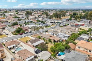Lindy Ave-S3006-021.jpg