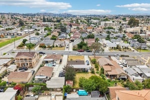 Lindy Ave-S3006-022.jpg
