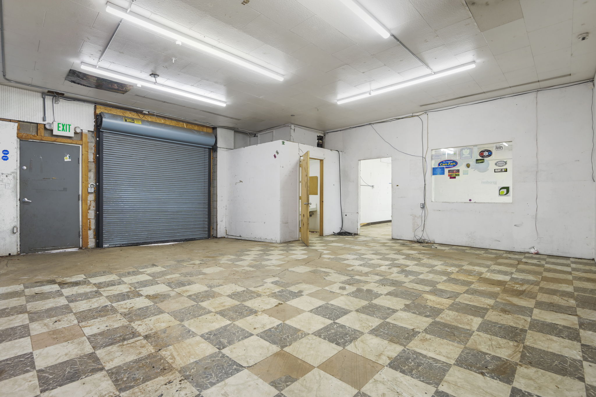  Photo 18