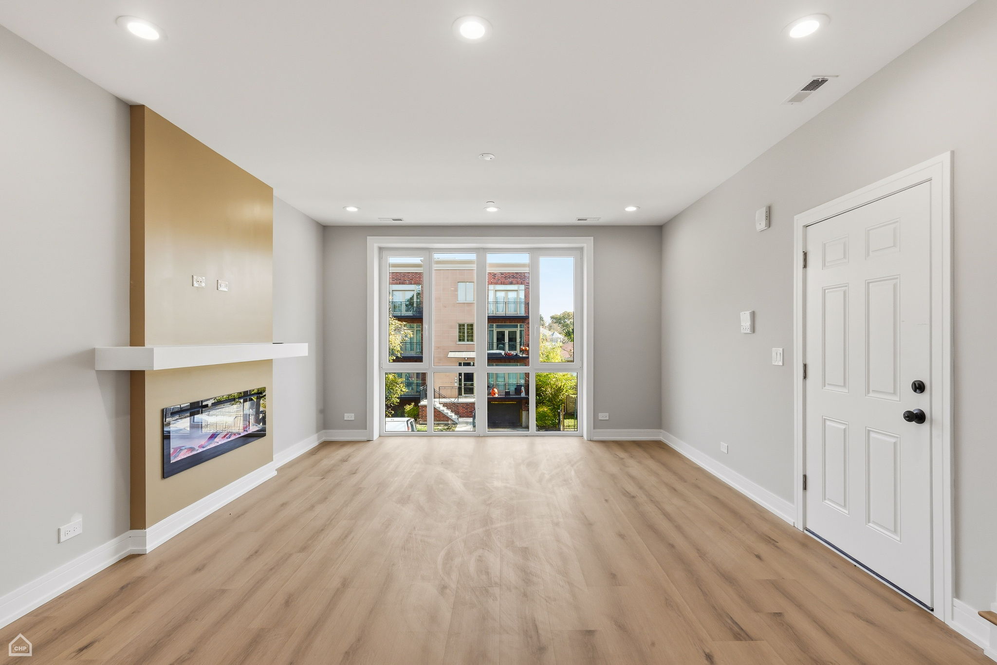 2718 Budd St 4 - Karen Biazar_CHP2025_002