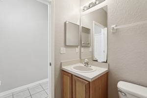 Bushman Dr-2604-012.jpg