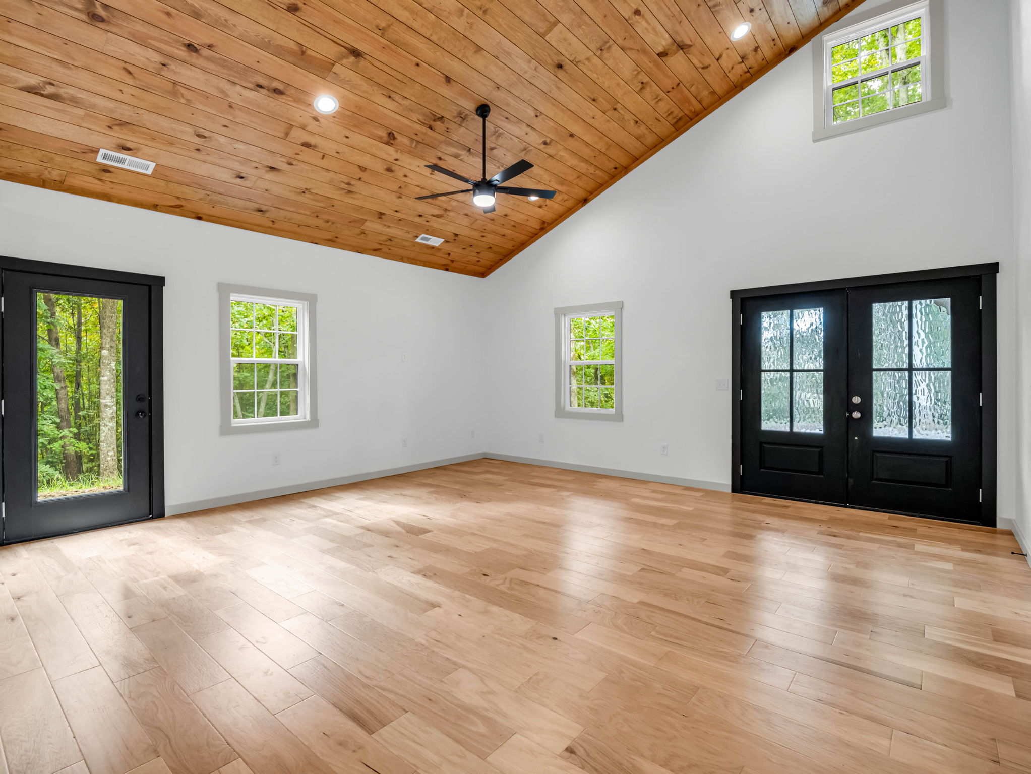 2718-Cove-Rd-Rutherforton-NC-17