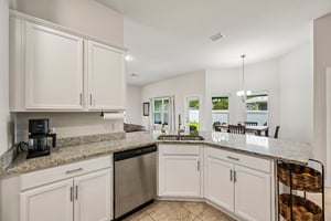 N Chamberlain Blvd-S1009-020.jpg