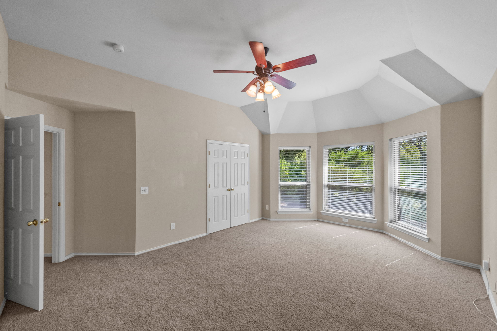 Game room, media room, office or make it another bedroom upstairs. The beautiful windows open to the backyard.