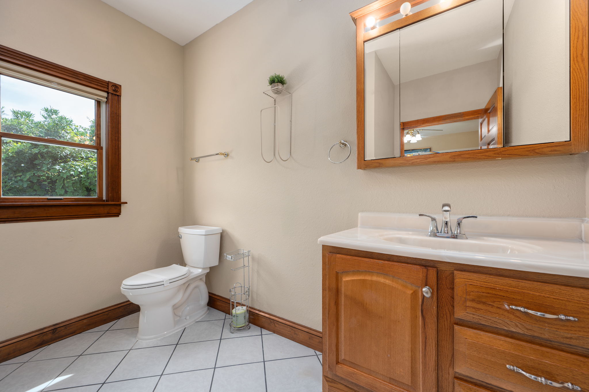 27197-Jackson-Rd-BL-BR1-Private-Bath